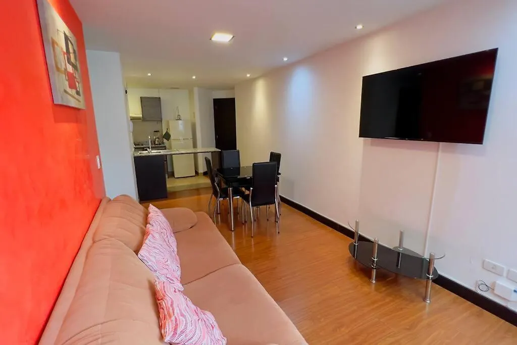 كويتو Departamento De Lujo 2 Habitaciones Junto Al Hotel Sheraton Con Piscina Y Gym الإكوادور