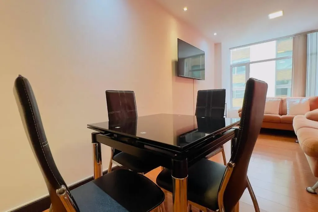 كويتو Departamento De Lujo 2 Habitaciones Junto Al Hotel Sheraton Con Piscina Y Gym شقة