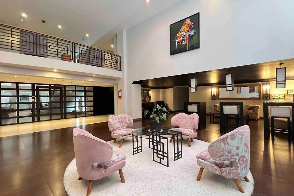 Departamento De Lujo 2 Habitaciones Junto Al Hotel Sheraton Con Piscina Y Gym Quito Ecuador